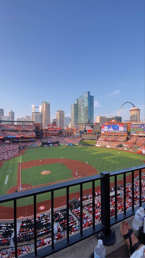 Baseball Aesthetic Pictures, Mlb Game Aesthetic, Aesthetic Baseball Wallpaper, Sports Games Aesthetic, College Baseball Aesthetic, Baseball Aesthetic Girl, Tanning Outside, Baseball Game Aesthetic, Mlb Aesthetic