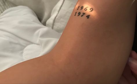 #tattoo #tattooideas #tattooart #tattoosforwomen #modern #moderndesign #moderntattoo #parents #birthdate #aesthetic Dates On Arm Tattoo, 3 Birthday Tattoo, Parents Birthdate Tattoo, Simple Tattoos For Parents, Parents Bday Tattoo, Parents Birth Years Tattoo, Small Birthdate Tattoo Ideas, Parent Birthday Tattoos, Tattoo For My Parents