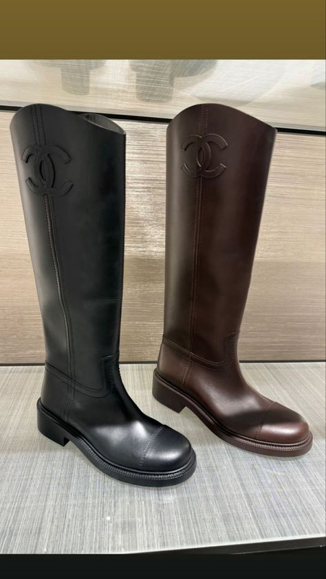 Chanel Riding Boots Outfit, Channel Boots, Chanel Riding Boots, Riding Boot Outfits, Boots Chanel, Vintage Chanel Earrings, Brown Sequin Dresses, Beautiful Wardrobe, Chanel Boots