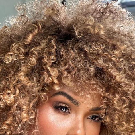 Wella Hair, August 20, Balayage Highlights, Milk Chocolate, Style Ideas, Hair Goals, Chocolate Milk, Curly Hair, Caramel