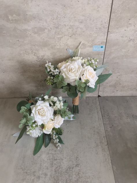 Maid Of Honor Bouquet White, White Greenery Wedding, Maid Of Honor Bouquet, White Rose Bridal Bouquet, Small Wedding Bouquets, Prom Bouquet, Simple Wedding Bouquets, Greenery Wedding Bouquet, Bridesmaid Bouquet White