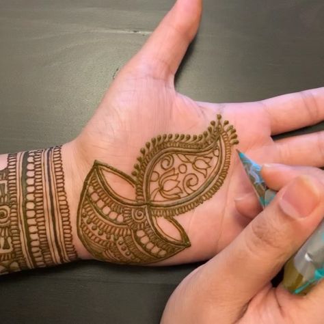 My Diwali Diya in the making. Full Video out on my Youtube Channel soon 😊 #diwali #diwali2018 #diwalidiyas #bridalhenna #bridalfashion… Mehdi For Diwali, Diya Mehndi Designs, Mehndi Diwali Designs, Diwali Special Mehandi, Henna For Diwali, Happy Diwali Mehndi Designs, Aesthetic Mehendi For Diwali, Mehndi Designs Diwali Special, Simple Diwali Mehndi Designs