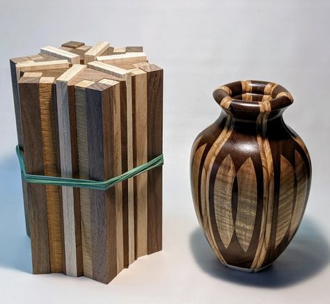 Lathe Woodworking Projects, Minimalist Wood Furniture, Turned Vase, Woodturning Ideas, Wood Turned Bowls, Woodturning Art, Wood Jewelery, Wood Turning Lathe, Lathe Projects