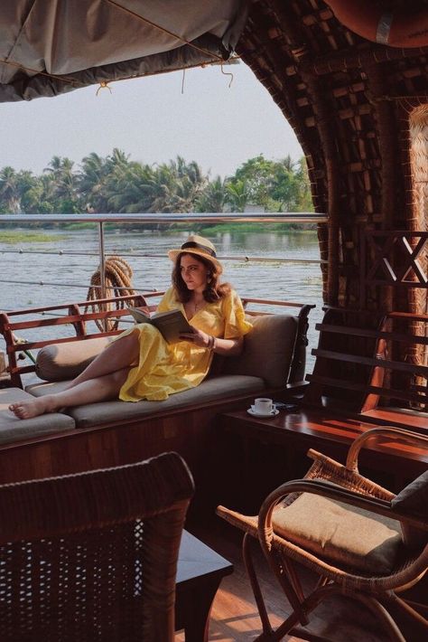 Are you dreaming of relaxing on a luxury houseboat in Kerala in South India? Make it become a reality by heading to my Teacake Travels blog to read my comparison of the boat tour companies in Alleppey Kerala. Find the right houseboat for you, then book directly from my page #kerala #india #southindia #houseboat #indiatraveltips #traveladvice Alleppey Boat House, House Boat Kerala, Alleppey Kerala, Backwaters Of Kerala, Boat Photoshoot, Luxury Houseboats, Peterpan Collar, Honeymoon Photography, Hard To