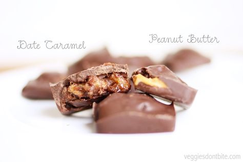 Vegan Turtle Peanut Butter Chocolate bites | www.veggiesdontbi... | #vegan #plantbased #glutenfree Vegan Peanut Butter Cups, Butter Bites, Peanut Butter Cups Recipe, Peanut Butter Bites, Pistachio Butter, Vegan Candies, Chocolate Bites, Raspberry Almond, Pick Your Poison