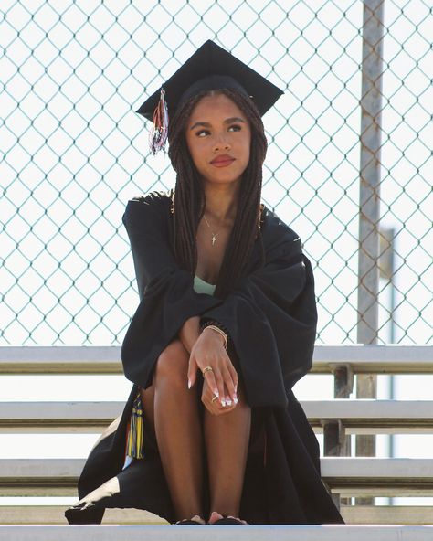 That post grad feeling: . . #ClassOf2024 #Graduation #2024Grad #GradPics #Senior #senior2024 Senior Picture High Schools, 2024 Graduation Picture Ideas, Year Book Pictures, Senior Pictures Outside, Senior Grad Photos, Senior Year Photos, Senior Photos Black Women, Grad Portraits, Grad Photoshoot Ideas