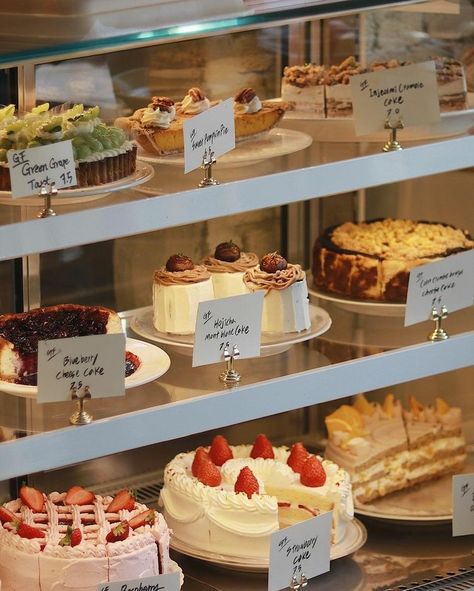 Opening A Bakery, Bakery Shop Design, Cake Aesthetic, Bakery Display, Bakery Design, Bakery Business, Dessert Shop, Bakery Shop, Pastry Shop