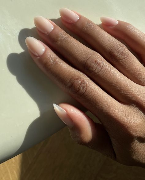 Basic Oval Nails, Neutral Oval Nails, Cream Almond Nails, Crème Nails, Beige Almond Nails, Cream Nails Acrylic, Soft Nude Nails, Sheer White Nails, Creamy Nails