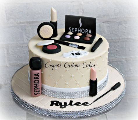 Makeup Cake Buttercream cake with fondant details Sephora Cake, Makeup Birthday Cakes, Bolo Paris, Mary Cake, Makeup Cake, Cakes To Make, Fashion Cake, Cake Simple, Make Up Cake