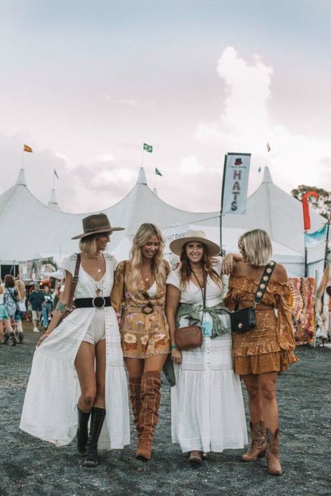 The 13 best boho brands from Australia you just have to discover now! Mode Coachella, Look Da Festival, Boho Music, Boho Festival Outfit, Summer Festival Fashion, Boho Brand, Look Festival, Summer Music Festivals, Fest Outfits