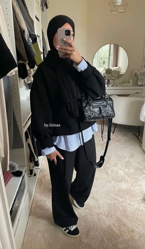 Hijab Smart Outfit, Hijabi Sixth Form Outfits, Hijabi Classy Outfit, Winter Outfits Hijab Style, Hijab School Outfit, Fall Outfits Hijab, Voile Outfit, Outfit Hijab Winter, Hijab Outfit Winter