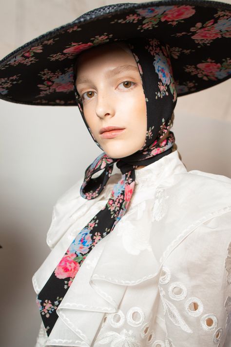 Big Hats, Funky Hats, W Magazine, Big Hat, Knitting Accessories, Fashion Editorial, London Fashion, London Fashion Week, Diy Fashion