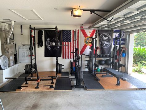 Home Gyms Ideas, Small Garage Gym, Half Garage Gym, Home Gyms Ideas Garage, Garage Gym Design, Crossfit Garage Gym, Garage Gym Flooring, Home Gym Basement, Home Gym Garage