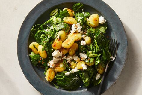 Crispy Gnocchi With Spinach And Feta, Gnocchi Salad, Greek Pie, Gnocchi With Spinach, Crispy Gnocchi, Feta Recipe, Feta Recipes, One Pot Dinners, Feta Pasta