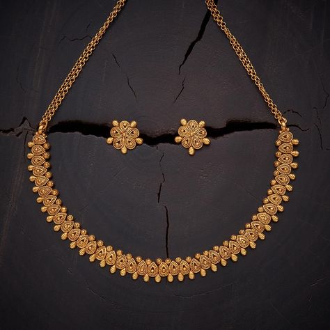 Simple choker gold indian