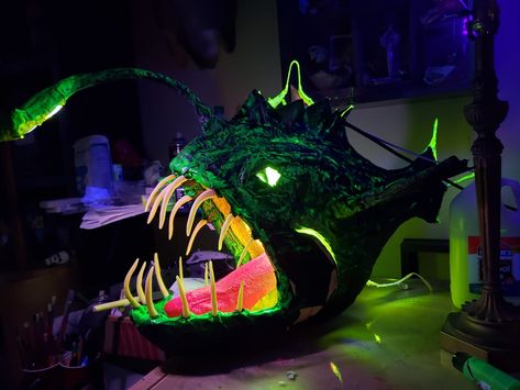 Art Lamp I made for fun. Deep sea Anglerfish are  my favorite fish. Angler Fish Lamp, Deep Sea Angler Fish, Fish Project, Fish Lamp, Tiki Lounge, Jungle Room, Sea Monster, Angler Fish, Art Lamp