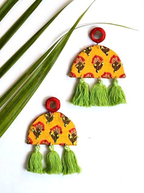 Potli Button, Tassels Fashion Clothing, Diy Fabric Jewellery, Fabric Jewellery, Silk Thread Jewelry, Fabric Earrings, Fabric Necklace, Tassels Fashion, Handmade Fashion Jewelry