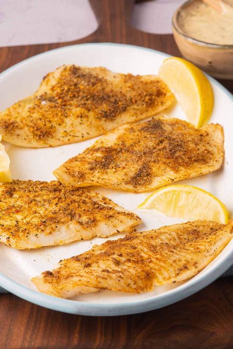 Broiled Flounder with Spicy Tartar Sauce ⋆ Broiled Flounder Recipes, Broiled Flounder, Spicy Tartar Sauce, Easy Fish Dinners, Flounder Recipes, Homemade Tartar Sauce, Breakfast Soup, Tomato Relish, Broiled Fish