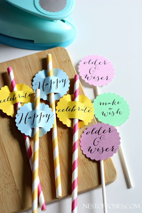 Cricut Straw Toppers, Paper Cupcake Toppers, Birthday Cupcake Toppers, Cricut Birthday Decorations, Diy Kite Decorations, Cake Paper Craft, Diy Kite, Drink Topper, Pen Toppers