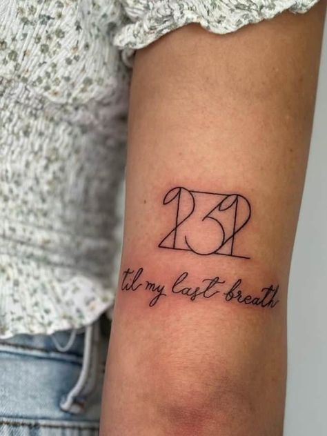 Forever Starts Here: Modern Date Tattoo Ideas for Wedding Memories. Whether it’s your wedding date, the day you met, or another cherished moment, a date tattoo is a subtle yet powerful way to keep that memory close. In this blog post, we’ve gathered a variety of date tattoo ideas for couples, each with a unique style that adds an extra layer of significance. From minimalist designs to intricate symbols, these tattoos will inspire you to ink your love story permanently. Marriage Tattoo Ideas, Anniversary Tattoo Ideas, Wedding Anniversary Tattoo, Simple Couples Tattoos, Wedding Date Tattoos, Date Tattoo Ideas, Marriage Tattoos, Date Tattoo, Anniversary Tattoo