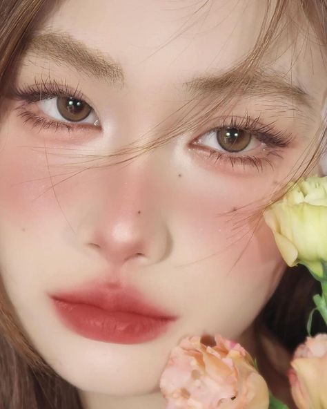 Coral Makeup, Freckles Makeup, Angel Makeup, Asian Makeup Looks, Day Makeup Looks, Makeup Face Charts, Korean Eye Makeup, Ulzzang Makeup, Ethereal Makeup