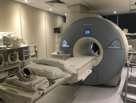 Mri Technologist Student, Mri Technologist Aesthetic, Mri Tech Aesthetic, Diagnostic Radiography, Mri Technologist, Mri Tech, Career Plan, Radiologic Technologist, Medical Assistant Student