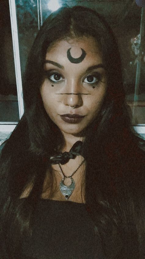 Make para halloween: Bruxa/ Feiticeira Witchy Makeup, Witch Makeup, Halloween Makeup Easy, Fantasias Halloween, Witch Costume, Halloween Witch, Halloween Makeup, Halloween Party, Makeup Looks