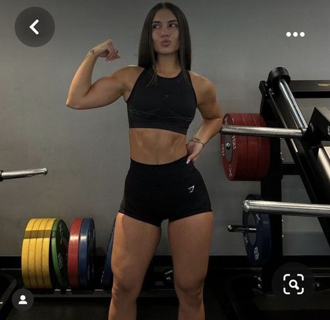 Shredded Woman Aesthetic, 130 Lbs Women Pictures, Muscle Mami Aesthetic, Dream Body Gym Vision Board, Athletic Body Type Women Physique, Gym Before And After, Muscular Arms Women, Strong Legs Women, Women Body Builders