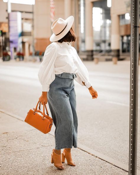 Red Fedora Hat Outfit, Fedora Hat Women Outfit, Hat Women Outfit, Flat Brim Hat Outfit, Fedora Hat Outfit, Brim Hat Outfit, Red Fedora Hat, Hat Styling, Fedora Outfit