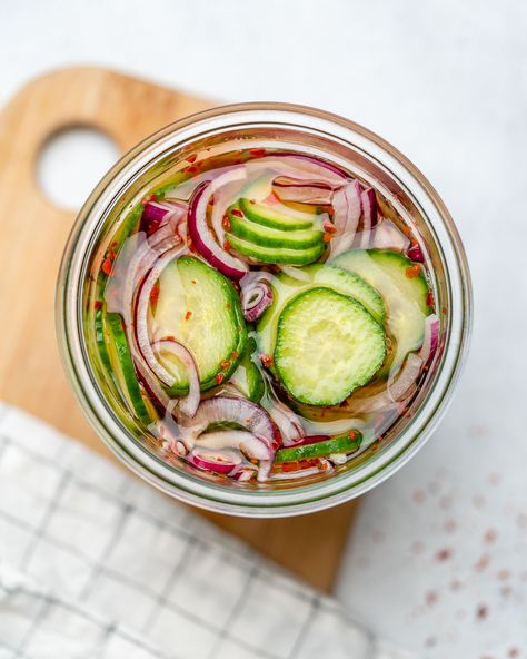 Pickled Cucumber Salad, Quick Pickled Cucumbers, Cucumbers And Onions, Homemade Pickles, Cucumber Recipes Salad, Clean Food Crush, Food Crush, Pickled Veggies, Pickled Vegetables