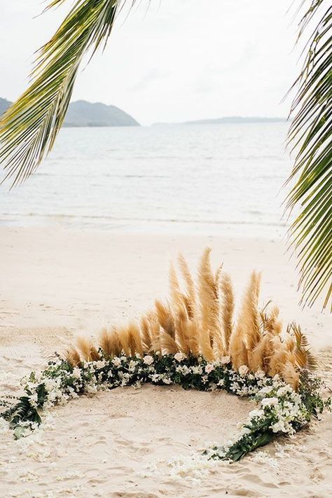 Stunning Beach Wedding Setups That Are Not Mandaps! | WedMeGood Beach Alter Ideas, Beach Elopement Decor, Beach Alter, Beach Wedding Setup, Elopement Beach, Small Beach Weddings, Beachfront Wedding, Hawaii Beach Wedding, Beachy Wedding