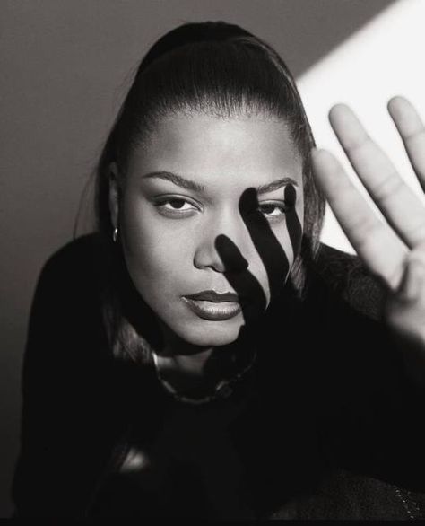 Queens of rap Queen Latifah 90s, Queen Latifah Style, Singer Fashion, Classy Lady, Vintage Black Glamour, Queen Latifah, Neo Soul, Face Card, Female Rappers