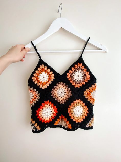 27 Free Crochet Top Patterns & Crochet Top Tutorial Carroway Crochet, Crochet Top Outfit, Crochet Crop Top Pattern, Flowers Crochet, Mode Crochet, Flower Top, Crochet Clothes Patterns, Crochet Top Pattern, Blanket Crochet