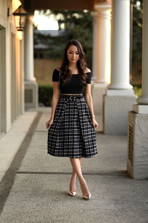 Mode Chanel, Casual Chique, Clothing Casual, Off Shoulder Fashion, Church Outfits, Work Outfits Women, Cute Skirts, Office Outfits, Elegant Outfit