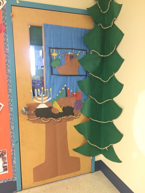 Kwanzaa Classroom Decorations, Kwanza Door Decorations, Hanukkah Door Decorations For School, Hanukkah Door Decorating Contest, Hanukkah Classroom Door Decorations, Hanukkah Office Decorations, Kindergarten Door, Classroom Door Ideas, Classroom Door Decorations