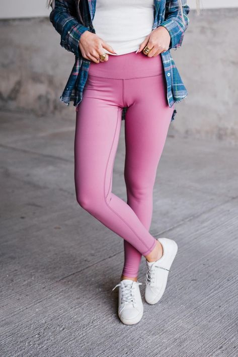 Pink Leggings Outfit, Yoga Leggings Outfit, Activewear Trends, Yoga Aesthetic, Buttery Soft Leggings, Legging Fits, Keto Transformation, Athleisure Fashion, Gym Fit