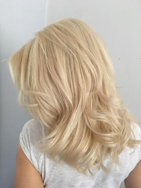 Light Blonde Blowout, Butter Platinum Blonde, Blonde Hair One Color, Natural Blonde Hair Inspiration, Medium Layered Blonde Hair, Blonde Hair With Pale Skin, Vanilla Cream Blonde Hair, Light Beige Blonde Hair, Solid Blonde Hair