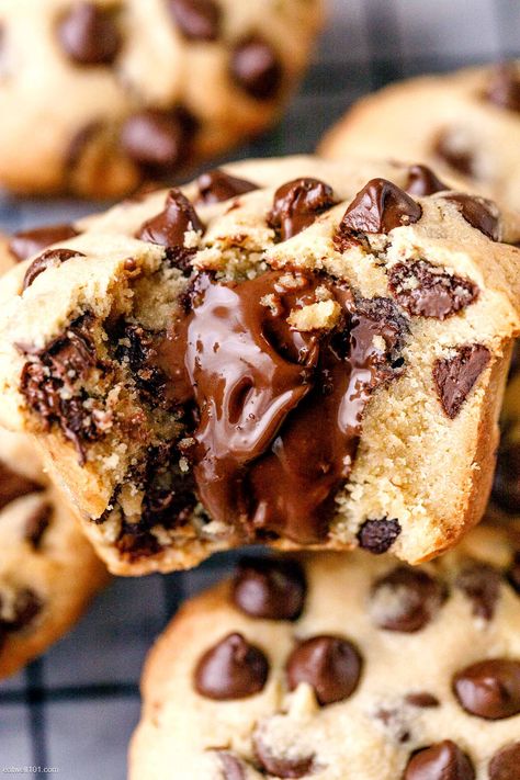 Nutella Stuffed Cookie Cups - #nutella #cookies #recipe #eatwell101 - These fun Nutella cookie cups are baked in a muffin pan and filled with Nutella for the absolute best crunch. - #recipe by #eatwell101® Levain Chocolate Chip Cookies, Levain Bakery Chocolate Chip Cookies, Bakery Chocolate Chip Cookies, Levain Bakery, Gluten Free Chocolate Chip Cookies, Vegan Chocolate Chip Cookies, Butter Toffee, Brick Kitchen, Gluten Free Chocolate Chip