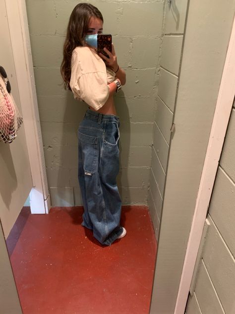 Jnco Jeans Outfit Women, Jnco Jeans Women, Y2k Baggy Medium Wash Cargo Jeans, Baggy Y2k Cargo Jeans, Baggy Jeans Small Top, Lowrise Baggy Jeans, Jnco Jeans Outfit, Baggy Dark Wash Y2k Cargo Jeans, Baggy Washed Y2k Jeans