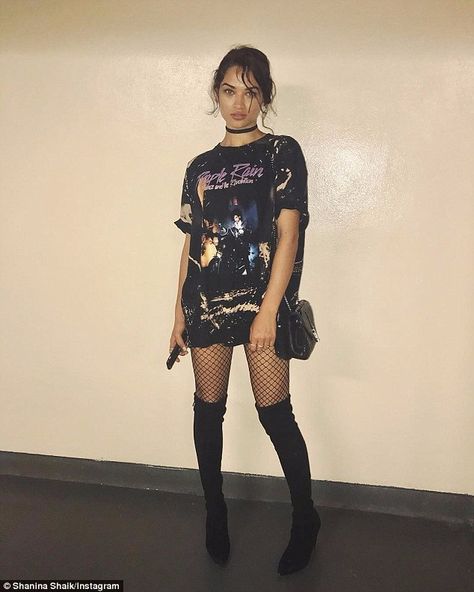 Something borrowed: Shanina Shaik steals her fiance DJ Ruckus's Prince T-shirt for Miami night out All Black Night Out Outfit, Going Out Winter Outfits, Fall Going Out Outfits, Night Out Outfit Classy, Miami Outfits Night, Brunch Outfits Fall, Night Out Outfit Clubwear, Shanina Shaik, Edm Outfits