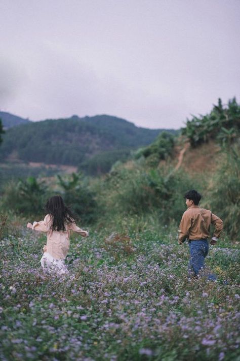 Polymorphic Light Eruption, Sun Allergy, Couple Poses Reference, Fotografi Vintage, Couples Vibe, Romantic Photos, Couples Images, Cute Couples Photos, 인물 사진