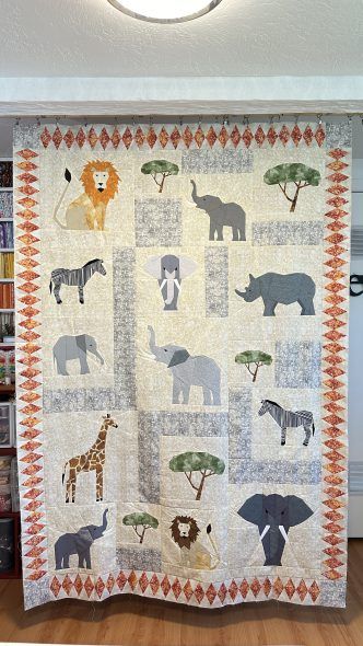 Quilt Safari Finish - WeAllSew Safari Baby Quilt, Safari Quilt, Jungle Baby, Animal Quilts, Safari Animals, Zoo Animals, Quilt Ideas, Quilt Sewing, Baby Quilts