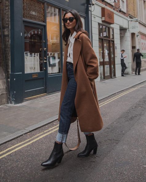 Brown Trench Coat Outfit, Mantel Outfit, Camel Coat Outfit, Fall Fashion Coats, Fall Fashion Trends Women, Coat Outfit, Camel Coat, Business Outfit, Pinterest Fashion