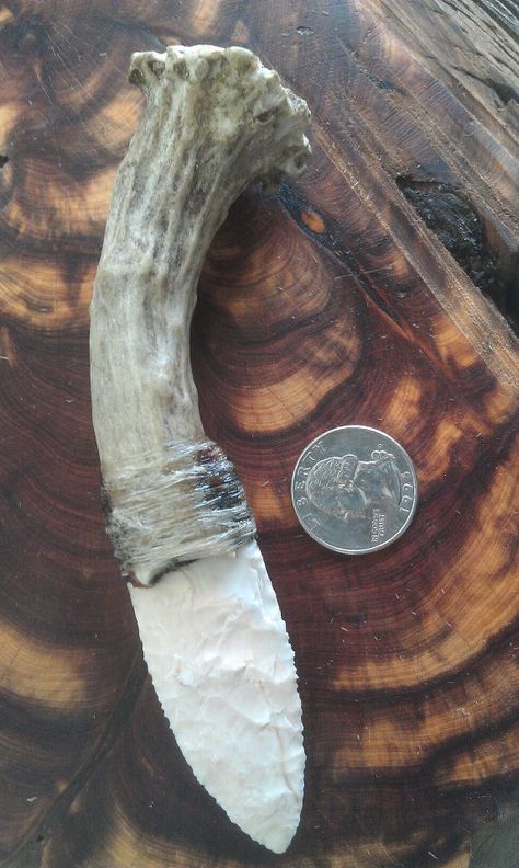 beautiful hand crafted stone knife Throw Knife, Flint Knives, Stone Knife, Hand Made Kitchen Knifes, Antler Knife, Inuit Knife, Survival Blanket, Primitive Technology, Bone Handle Knife