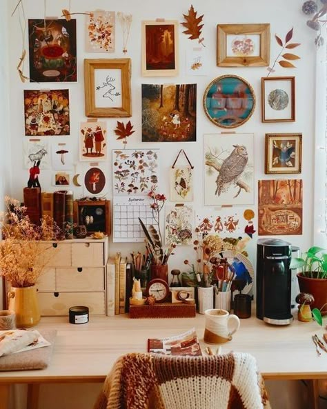 70s Office Decor, Studio At Home, Art Studio Room, Desk Inspiration, Instagram Autumn, Art Studio At Home, Workspace Inspiration, Art Desk, Studio Room