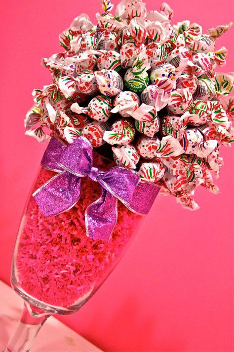 Blow Pop Lollipop Sucker Candy Land Centerpiece Vase, Candy Buffet Decor, Candy Arrangement Wedding, Mitzvah, Party Favor, Candy Creation via Etsy Sucker Bouquet, Suckers Candy, Blow Pop, Candy Arrangements, Blow Pops, Cupcakes Decorados, Candy Cakes, Candyland Party, Candy Decorations