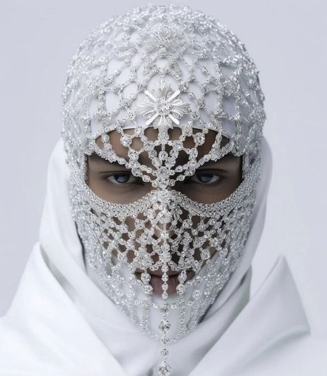 Snowboard Aesthetic, Mask Ball, Fantasy Party, Mask Ideas, Concept Clothing, Futuristic Fashion, A Level Art, Black Mask, Crystal Chain