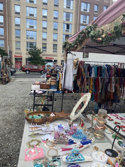 flea market, thrift, thrifting, thrift shop, brooklyn, nyc, new york city, thrifting in brooklyn new york Flea Market Aesthetic, Nyc Summer, Summer Marketing, Market Displays, Summer Bucket Lists, Summer Bucket, City Girl, Flea Market, Summer Aesthetic