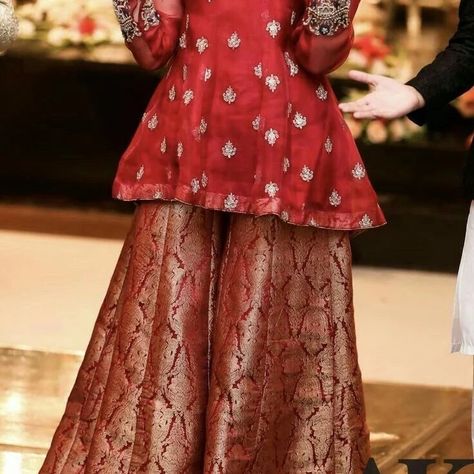 Frock With Gharara, Short Frock Design 2023, Short Frock Design, Plazo Pant, Gharara Designs, Short Frocks, Frock Designs, Short Frock, Wedding Party Wear