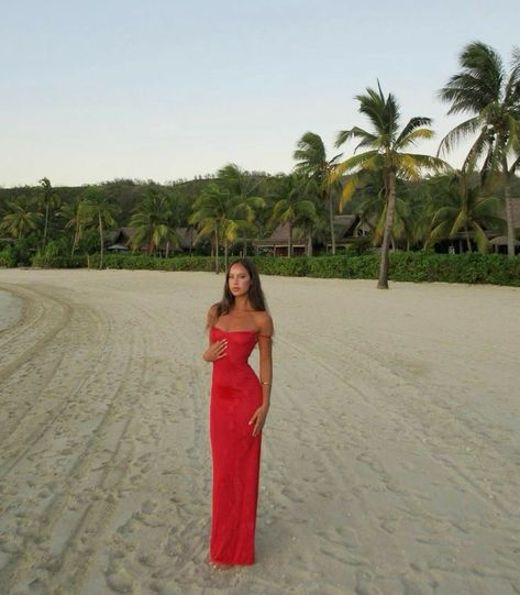 Beach Dress Photoshoot, Olivia Mathers, Summer Picture Poses, European Summer Outfits, Red Dress Maxi, Foto Ideas Instagram, Dinner Outfits, Dress Picture, Beach Dresses